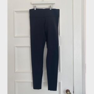 Black Lululemon Wunder Under 28" Legging